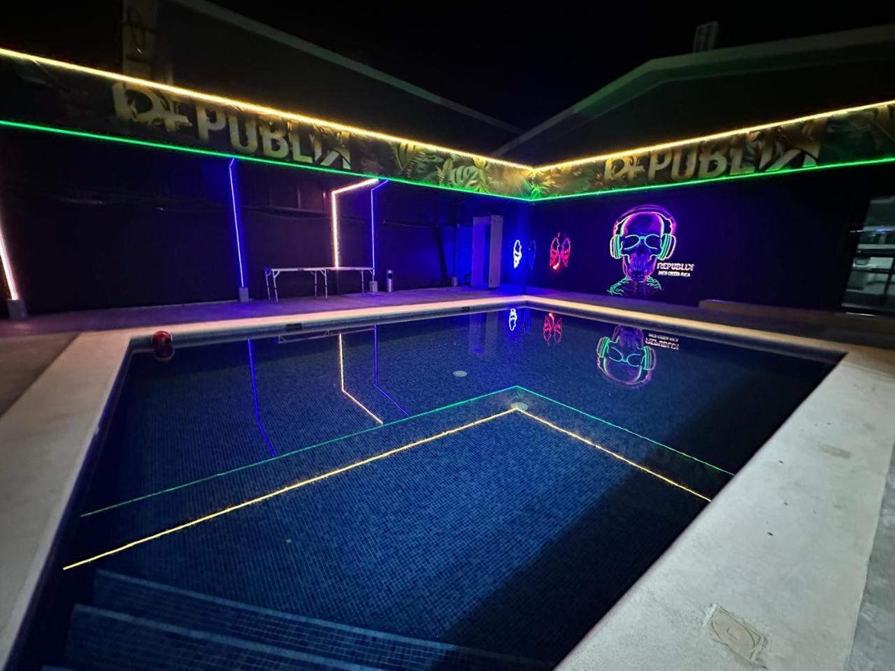 Republik Hotel, Bistro And Nightclub On Site Jaco Exterior photo